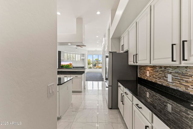 10417 N 180TH Drive, Waddell, AZ 85355