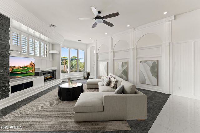 10417 N 180TH Drive, Waddell, AZ 85355