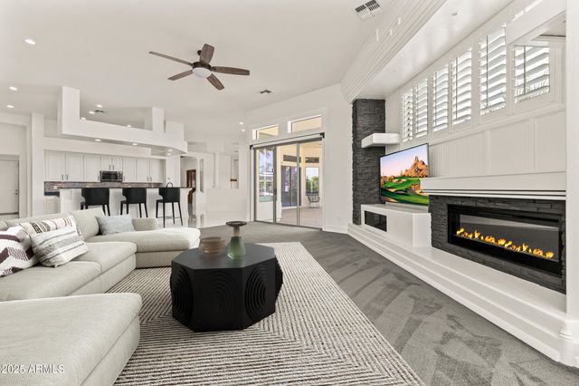 10417 N 180TH Drive, Waddell, AZ 85355