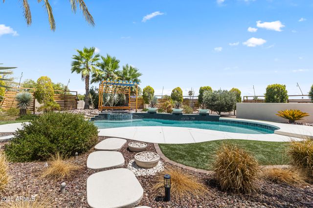 10417 N 180TH Drive, Waddell, AZ 85355