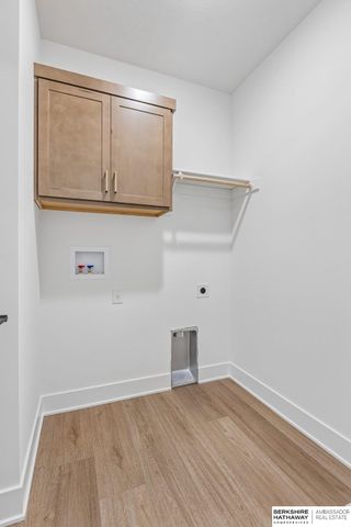 6227 N 210th Street, Elkhorn, NE 68022
