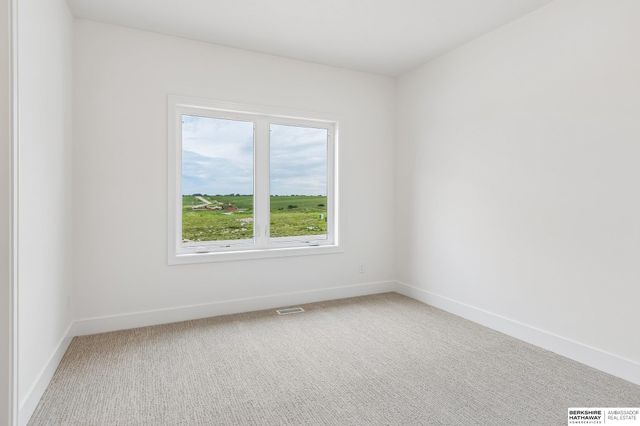 6227 N 210th Street, Elkhorn, NE 68022