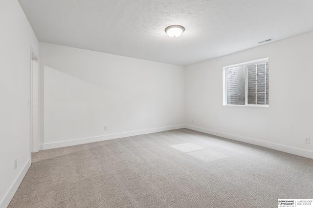 6227 N 210th Street, Elkhorn, NE 68022