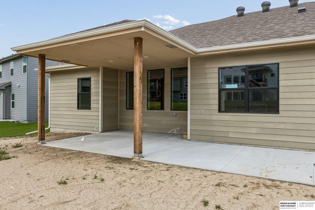 6227 N 210th Street, Elkhorn, NE 68022
