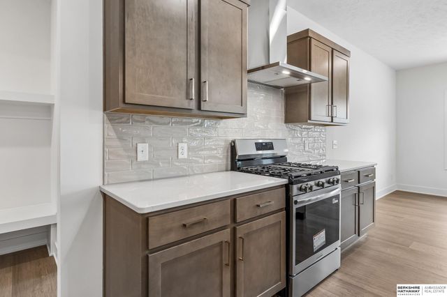 6227 N 210th Street, Elkhorn, NE 68022