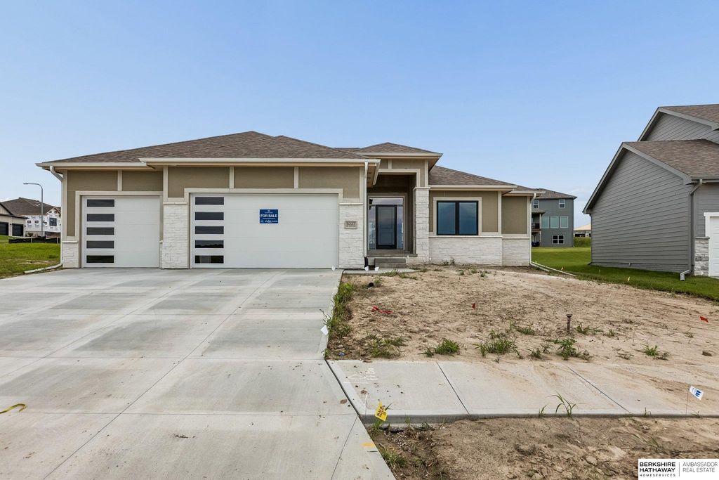 6227 N 210th Street, Elkhorn, NE 68022