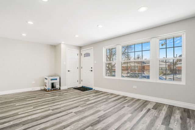 13049 S Brandon Avenue, Chicago, IL 60633