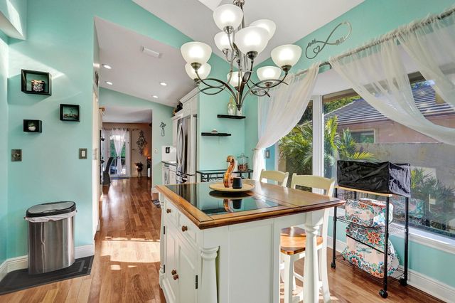 9924 NW 3rd Place, Coral Springs, FL 33071