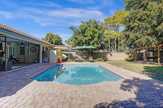 9924 NW 3rd Place, Coral Springs, FL 33071