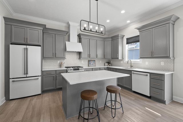 1940 Linden Street, Lewis Center, OH 43035