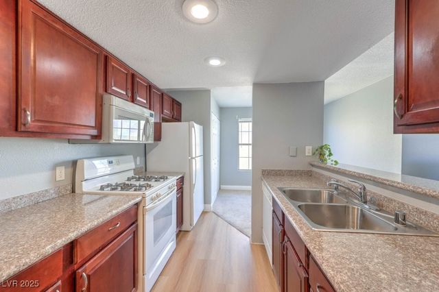 2801 North Rainbow Boulevard 207, Las Vegas, NV 89108