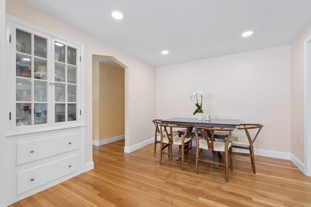 83 Colgate Dr, North Andover, MA 01845
