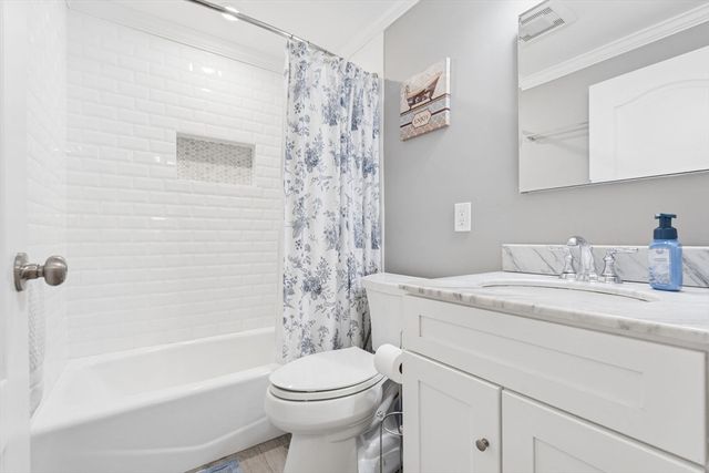 83 Colgate Dr, North Andover, MA 01845