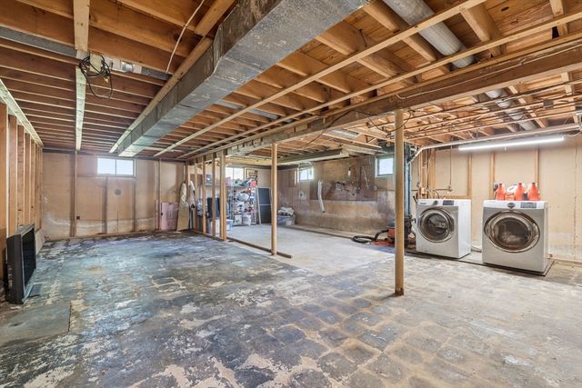 83 Colgate Dr, North Andover, MA 01845