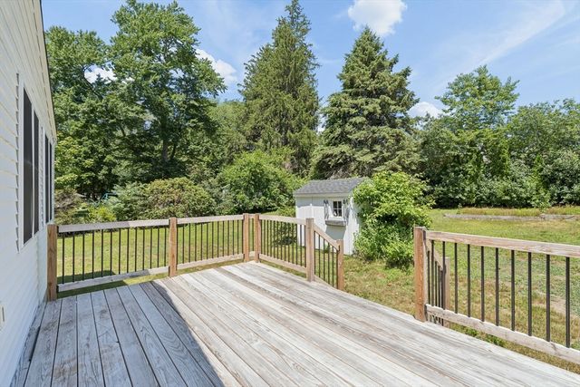 83 Colgate Dr, North Andover, MA 01845