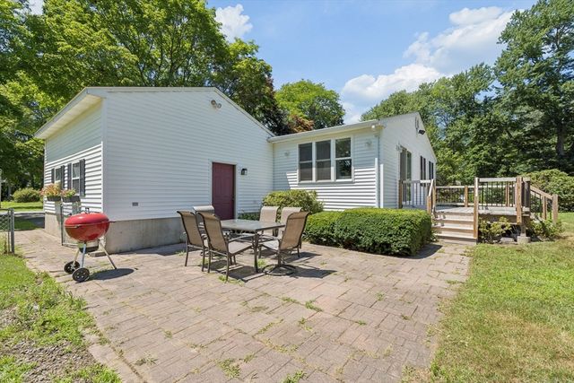 83 Colgate Dr, North Andover, MA 01845