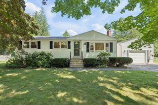83 Colgate Dr, North Andover, MA 01845