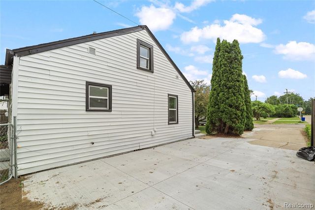23960 Trombley Street, Clinton Township, MI 48035