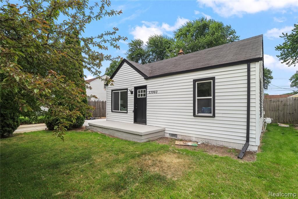 23960 Trombley Street, Clinton Township, MI 48035