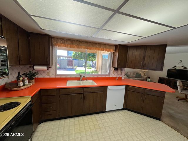 2167 E ELLIS Drive, Tempe, AZ 85282