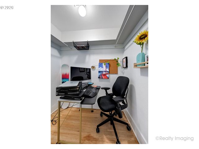 1811 Nw COUCH St 302, Portland, OR 97209
