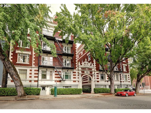 1811 Nw COUCH St 302, Portland, OR 97209