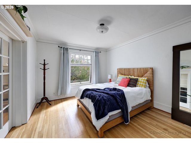 1811 Nw COUCH St 302, Portland, OR 97209