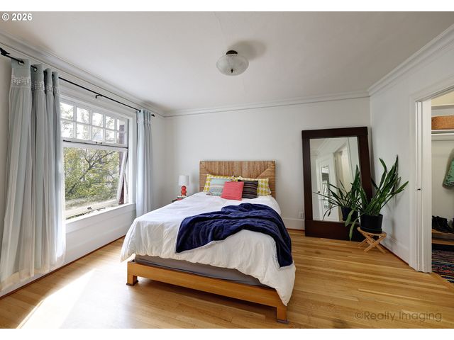 1811 Nw COUCH St 302, Portland, OR 97209