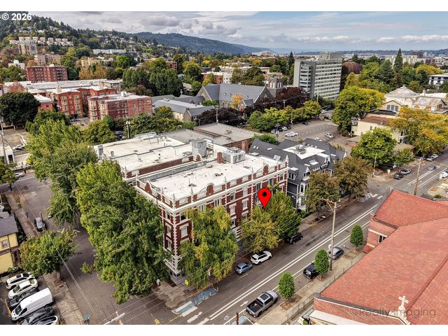 1811 Nw COUCH St 302, Portland, OR 97209