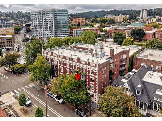 1811 Nw COUCH St 302, Portland, OR 97209