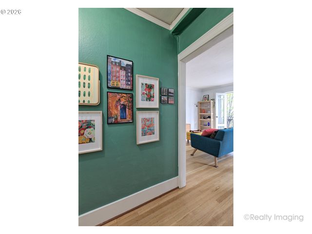 1811 Nw COUCH St 302, Portland, OR 97209