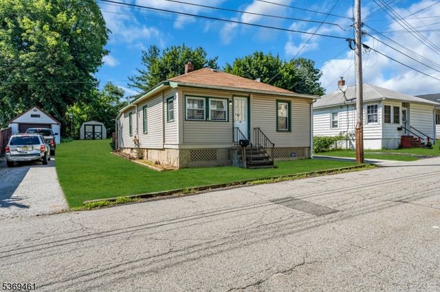 41 Nestor St, Franklin Boro, NJ 07416