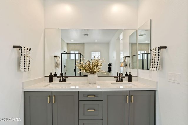 6443 N 17TH Place, Phoenix, AZ 85016