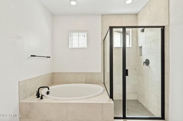 6443 N 17TH Place, Phoenix, AZ 85016