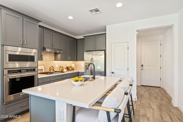 6443 N 17TH Place, Phoenix, AZ 85016