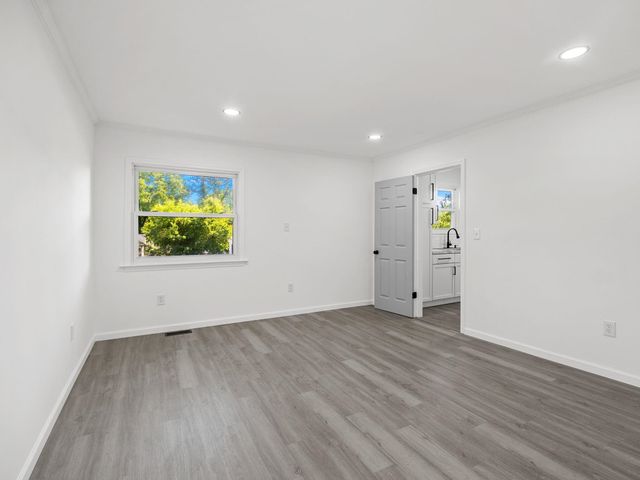 255 Hazelwood Avenue, Spartanburg, SC 29302