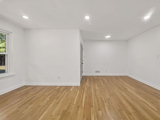 255 Hazelwood Avenue, Spartanburg, SC 29302