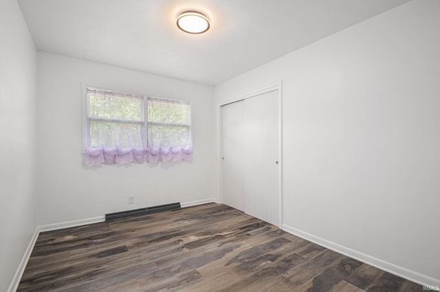 52401 County Road 7, Elkhart, IN 46514