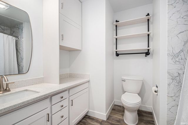 52401 County Road 7, Elkhart, IN 46514