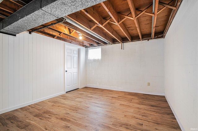 52401 County Road 7, Elkhart, IN 46514