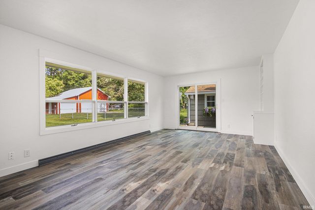 52401 County Road 7, Elkhart, IN 46514