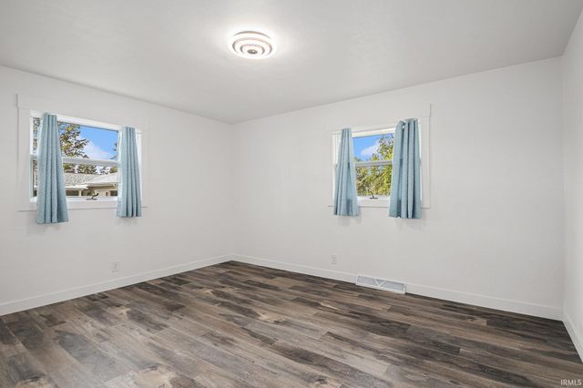 52401 County Road 7, Elkhart, IN 46514