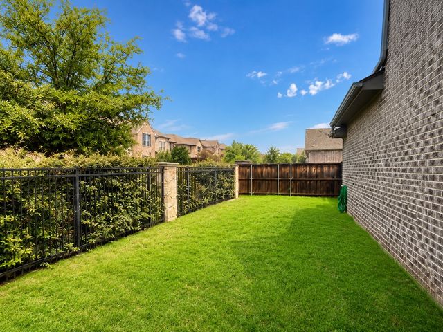 1033 Lone Ivory Trail, Arlington, TX 76005