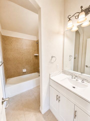 1033 Lone Ivory Trail, Arlington, TX 76005