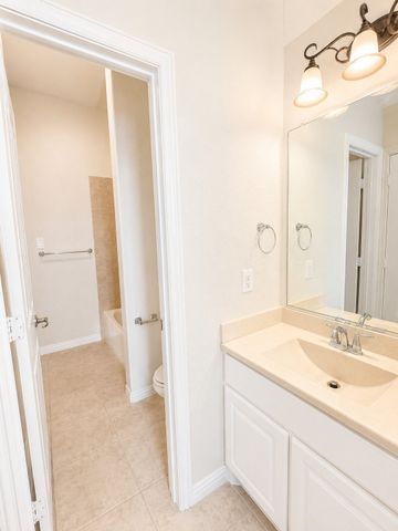 1033 Lone Ivory Trail, Arlington, TX 76005