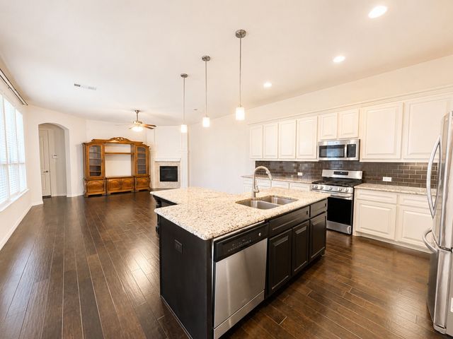 1033 Lone Ivory Trail, Arlington, TX 76005