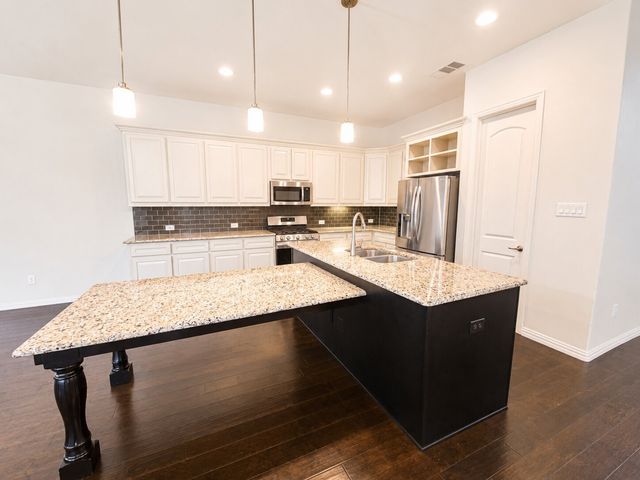 1033 Lone Ivory Trail, Arlington, TX 76005