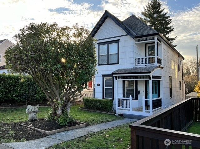 1921 44 Avenue SW, Seattle, WA 98116