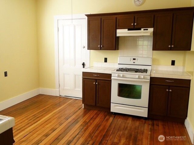 1921 44 Avenue SW, Seattle, WA 98116