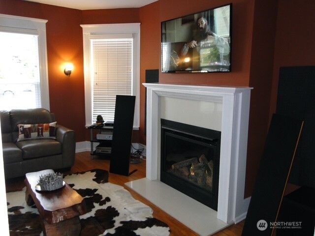 1921 44 Avenue SW, Seattle, WA 98116